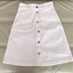 White button down H&M skirt